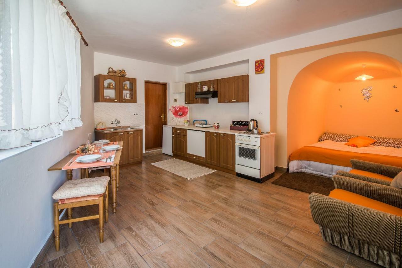 Apartmani Marija 말린스카 외부 사진
